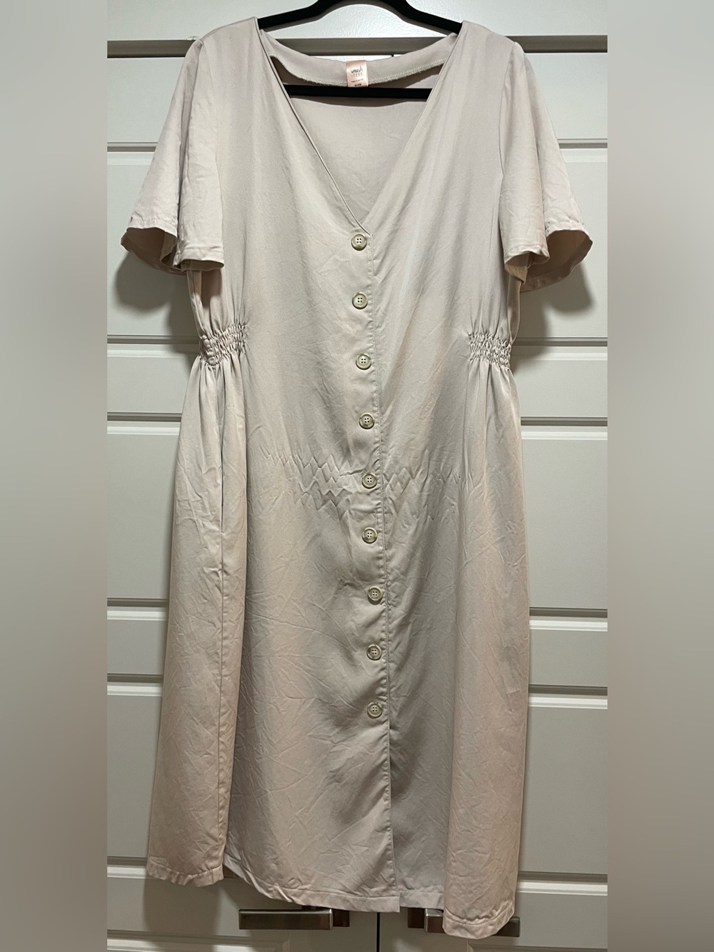Smash + Tess Playful Pearl The Jane Button-Front V-Neck Midi Dress - Picture 3 of 6